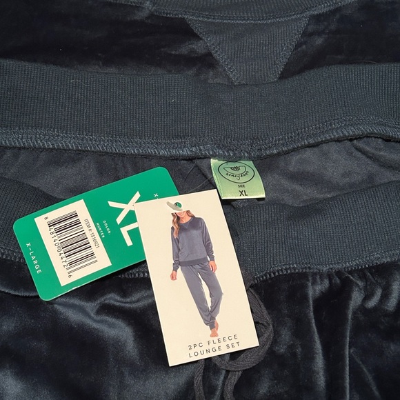 NWT Green Velour Lounge Set - Picture 2 of 3